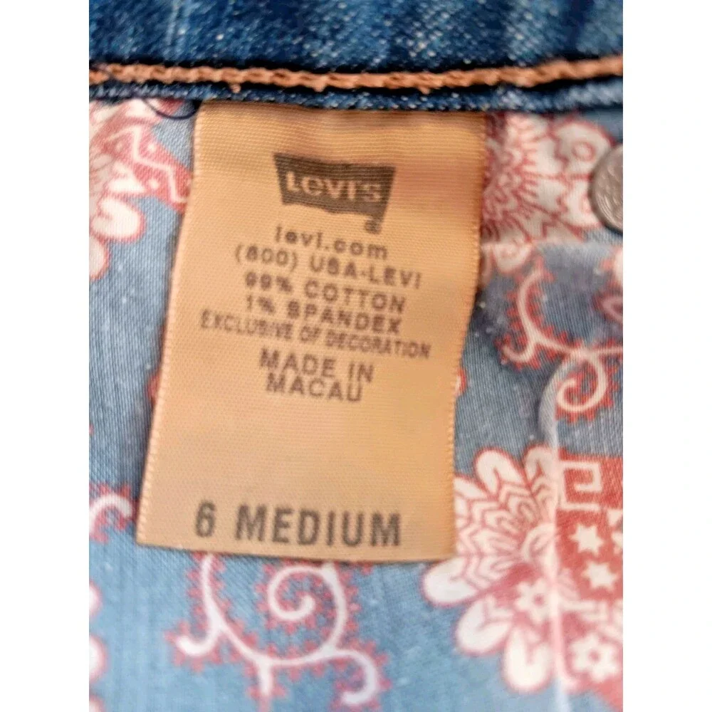 Levi's Women's Size 6 Medium 526 Slender Boot Cut Blue Denim Jeans Cotton Blend